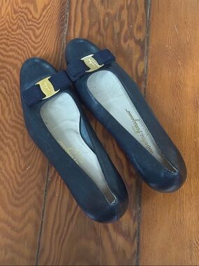 Salvatore Ferragamo Navy Leather Vara Bow Flats with Gold Plaque